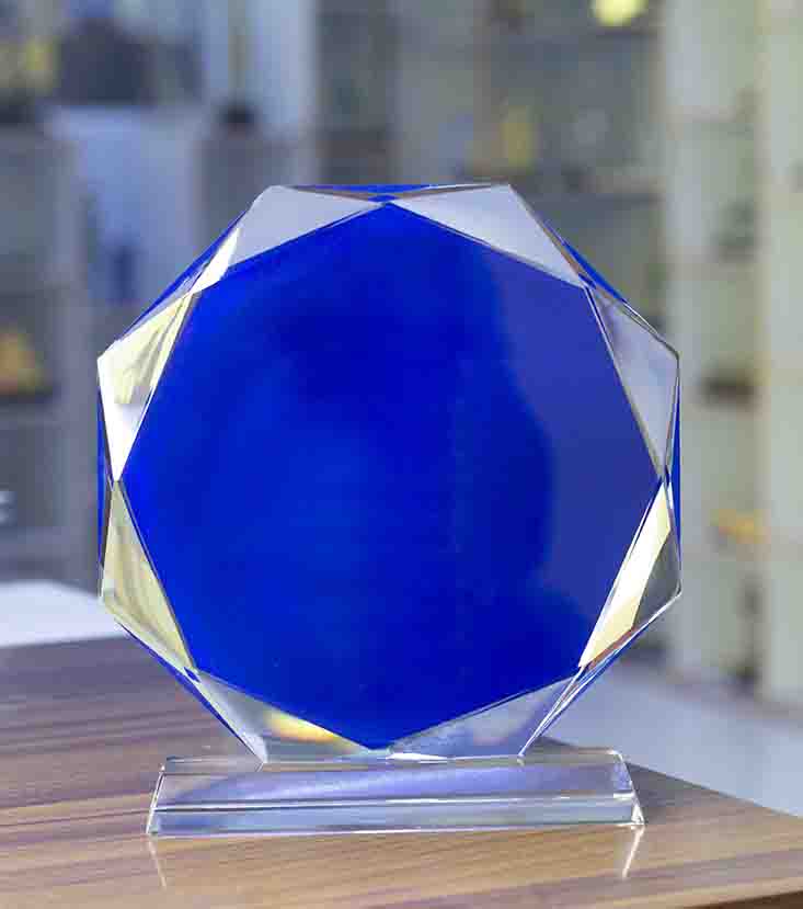 Leading Crystal Trophies and Awards Manufacturer in Dubai